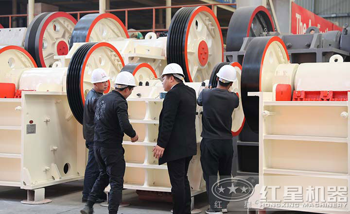 用戶來廠考察，多種設備型號讓用戶眼見為實